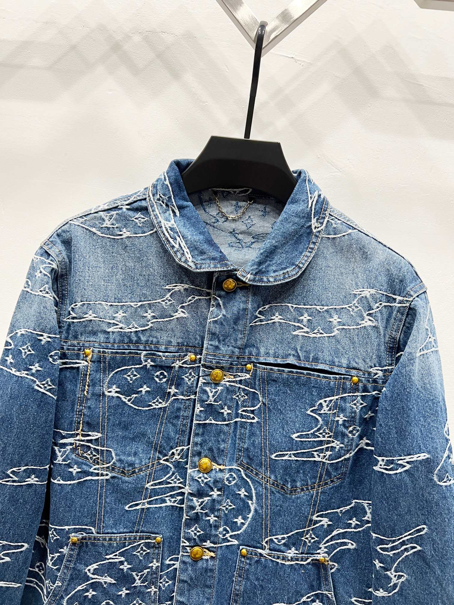 LV Jacket-044