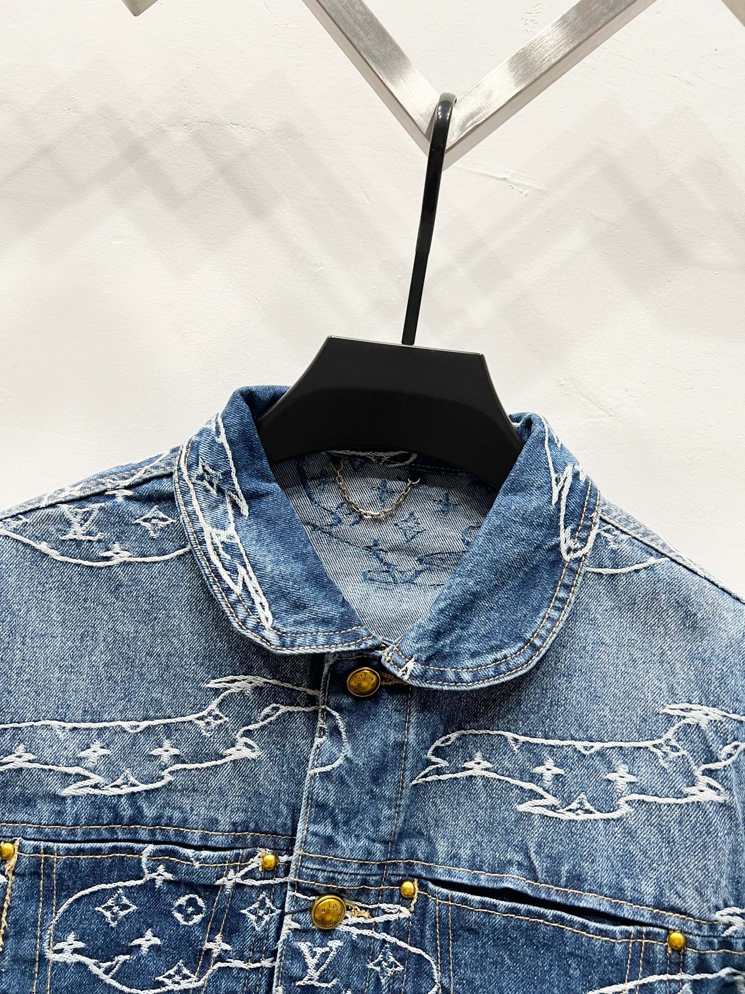 LV Jacket-044