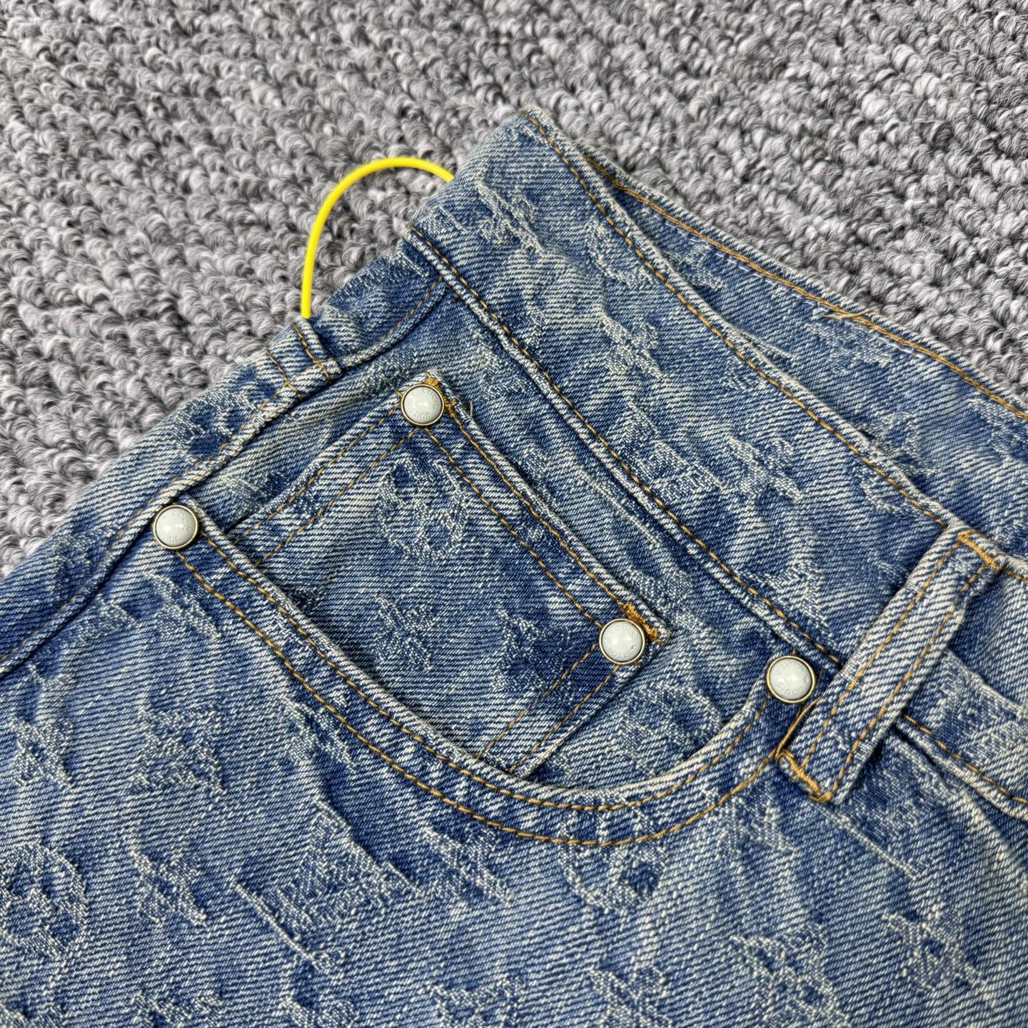 LV Jeans-014