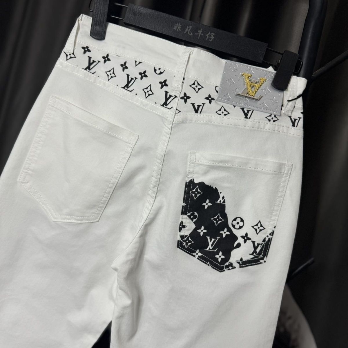 LV Jeans-048