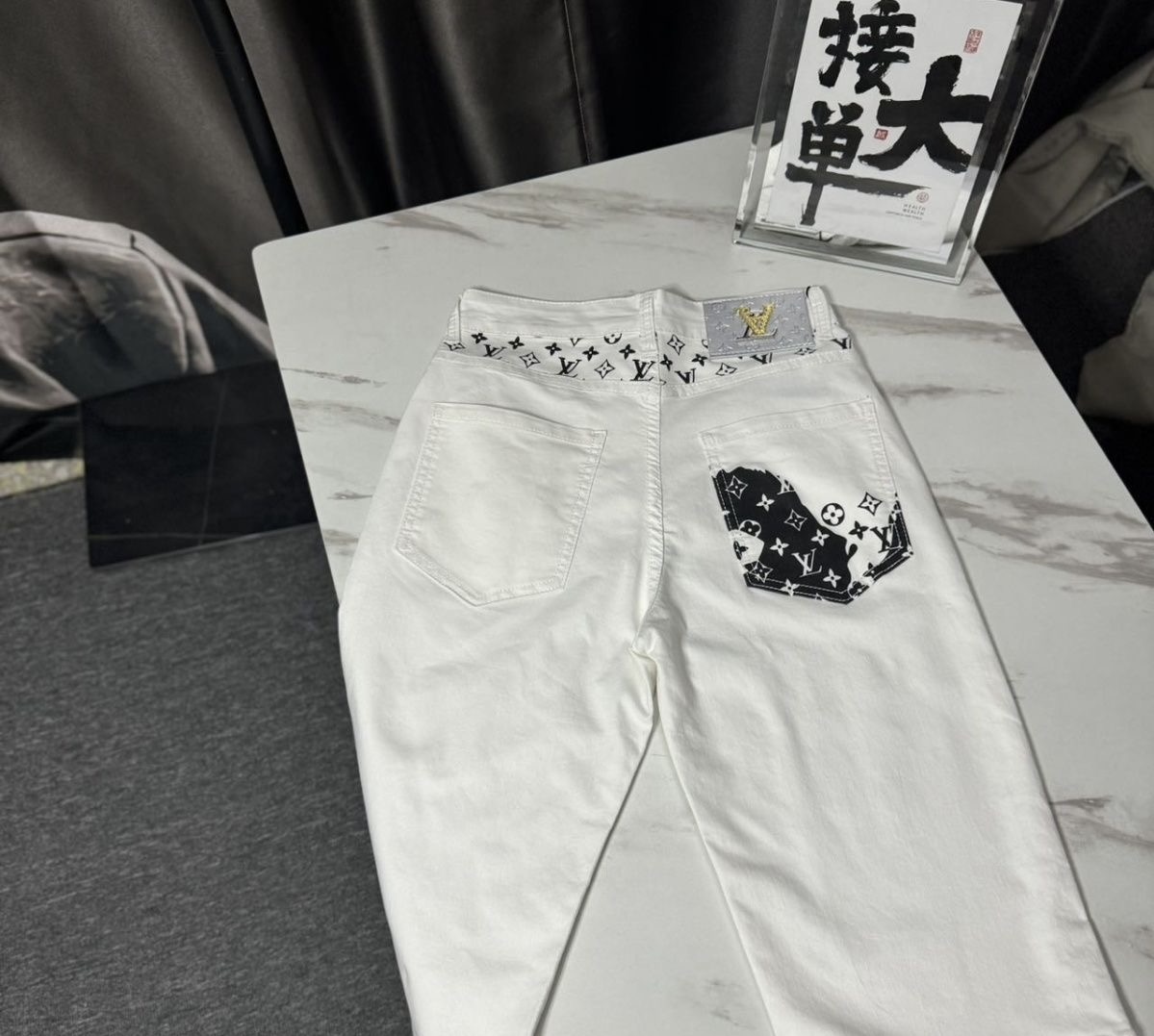 LV Jeans-048