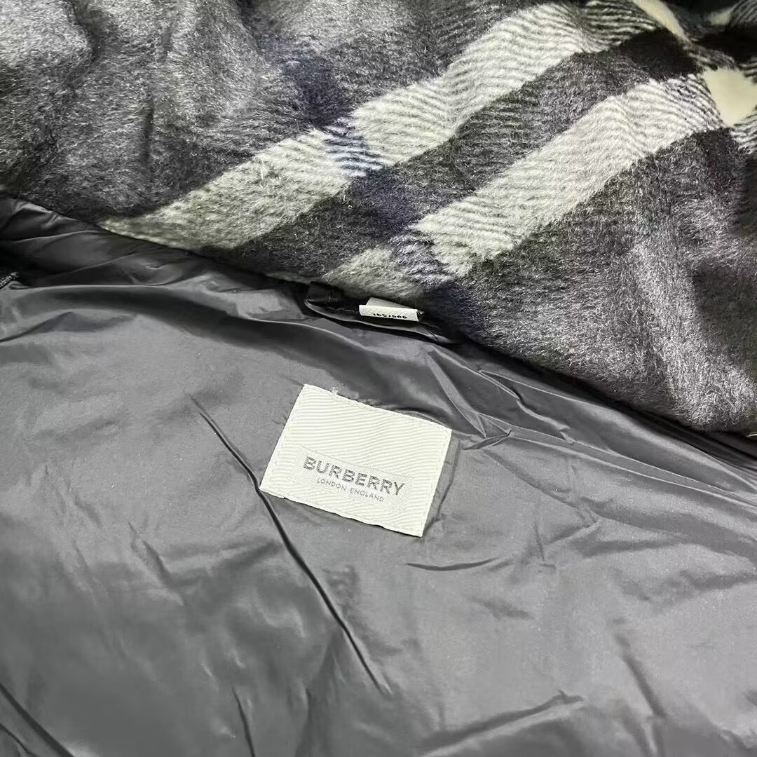 Burberry Coat-001