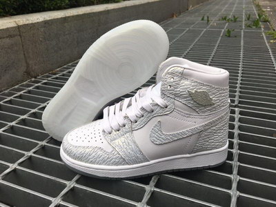 Air Jordan 1 Retro High  “Frost White”