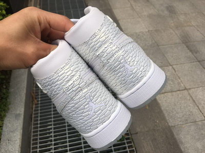 Air Jordan 1 Retro High GS “Frost White”(women)