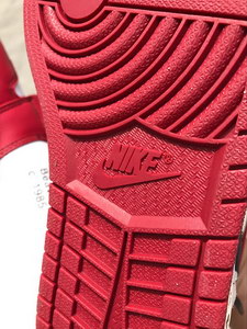 OFF-WHITE x Air Jordan 1