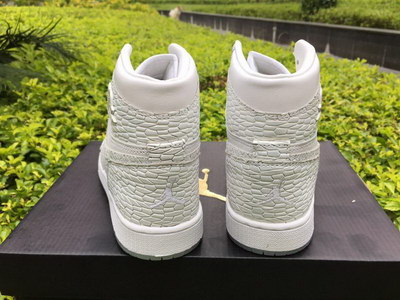 Air Jordan 1 Retro High  “Frost White”