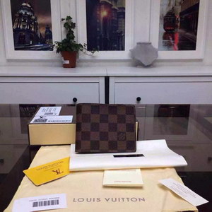 LV Wallets AAA(Men)-005