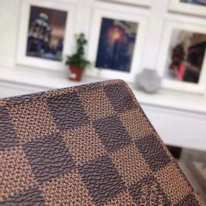 LV Wallets AAA(Men)-005