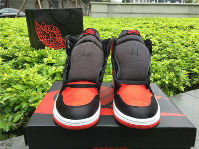 Air Jordan 1 OG High SE “Satin”