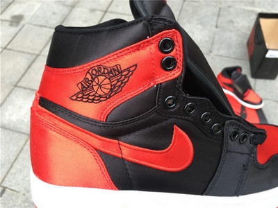 Air Jordan 1 OG High SE “Satin”